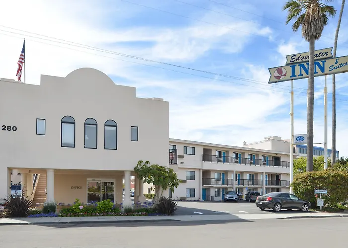 Edgewater Inn And Suites