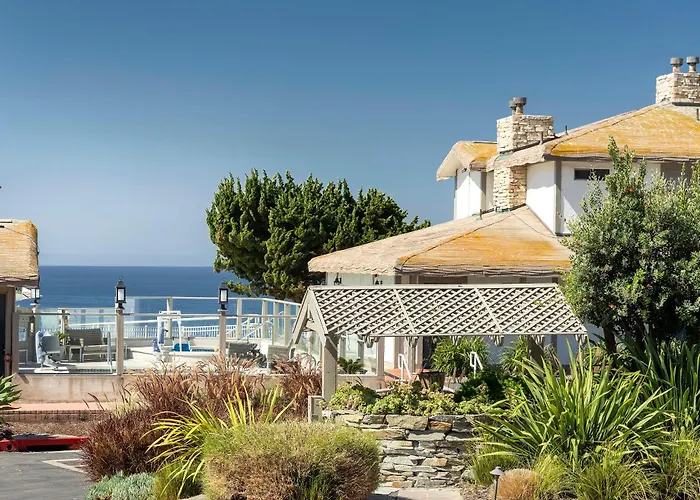 Cottage Inn By The Sea